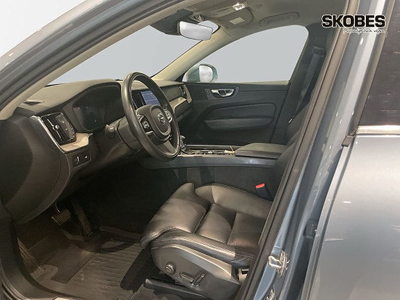 Volvo XC60 8 of 19