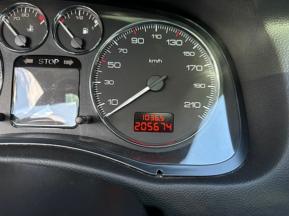 Peugeot 307 SW 8 of 9