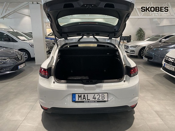 Renault Megane 15 of 18