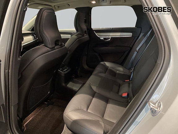Volvo V90 10 of 24