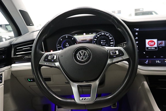 Volkswagen Touareg 16 of 30