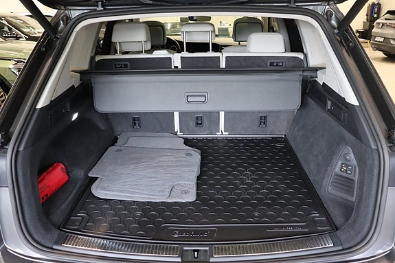 Volkswagen Touareg 6 of 30