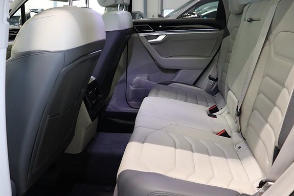 Volkswagen Touareg 12 of 30