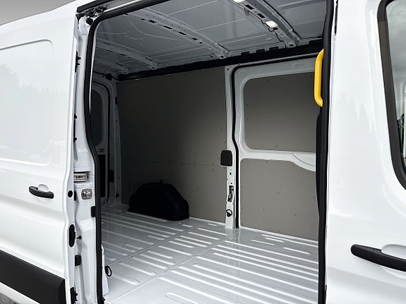 Ford Transit 15 of 15
