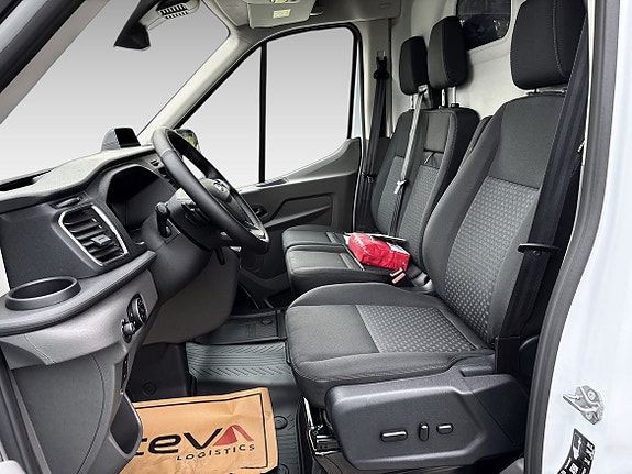 Ford Transit 9 of 15