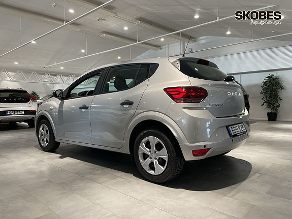 Dacia Sandero 4 of 16
