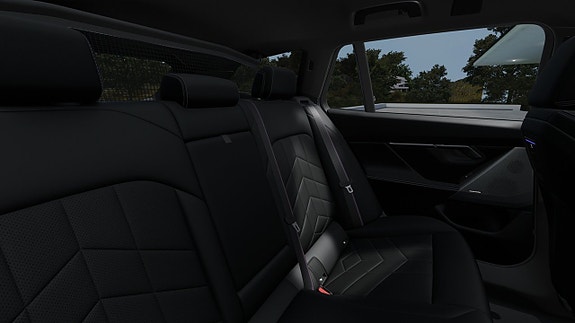 BMW i5 11 of 13