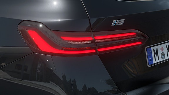 BMW i5 8 of 13