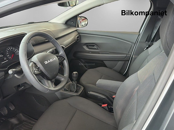Dacia Sandero 8 of 17