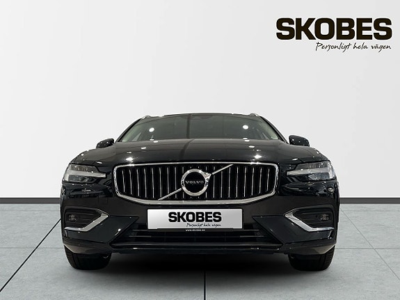 Volvo V60 2 of 5