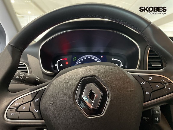 Renault Megane 12 of 16