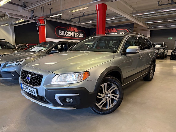Volvo XC70 2 of 30