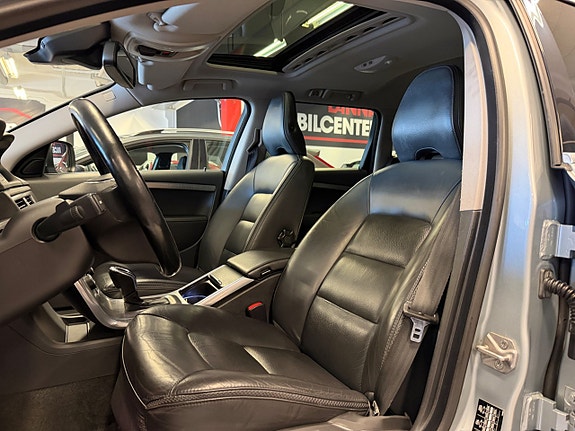 Volvo XC70 18 of 30