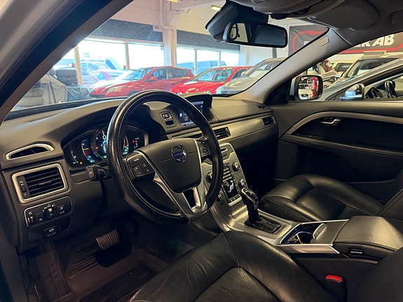 Volvo XC70 10 of 30