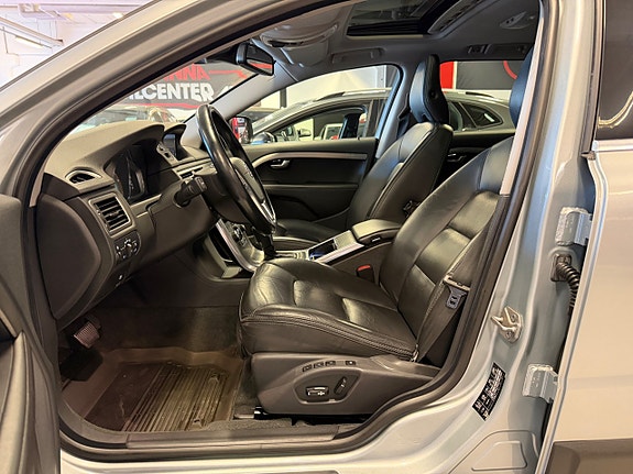 Volvo XC70 11 of 30