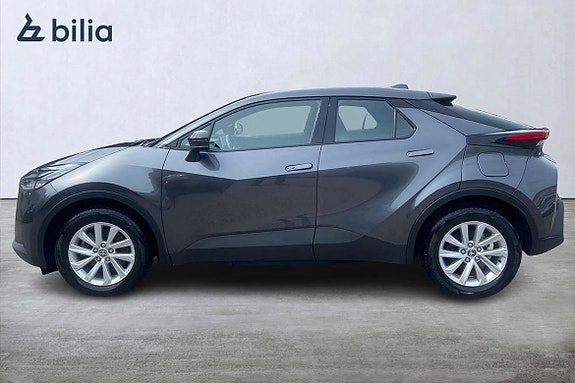 Toyota C-HR 3 of 21