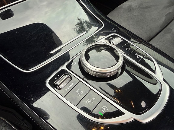 Mercedes-Benz E220 12 of 20