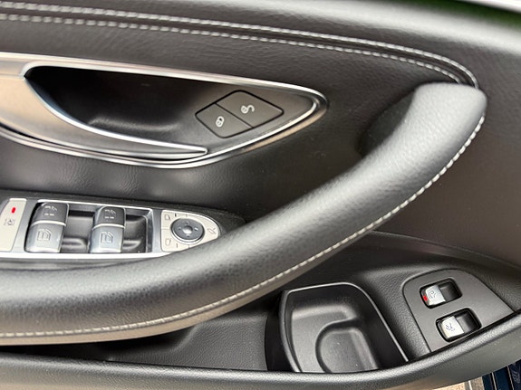 Mercedes-Benz E220 10 of 20