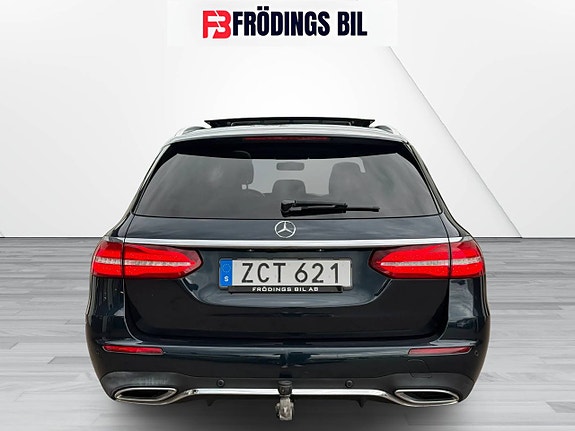 Mercedes-Benz E220 7 of 20