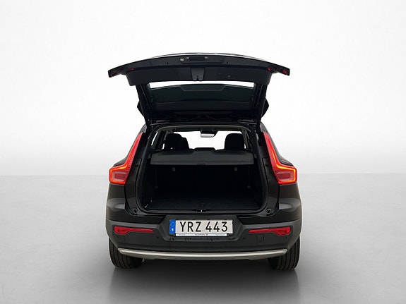 Volvo XC40 10 of 27