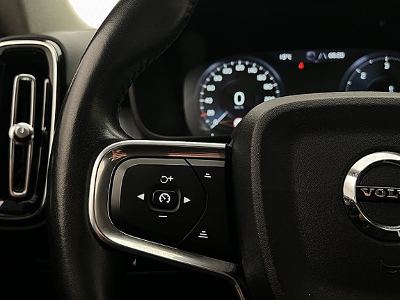 Volvo XC40 16 of 27
