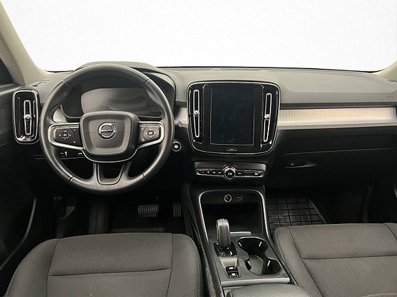 Volvo XC40 13 of 27