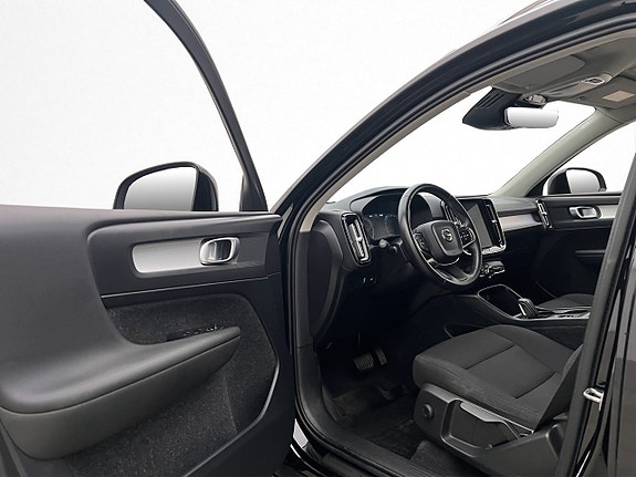 Volvo XC40 11 of 27