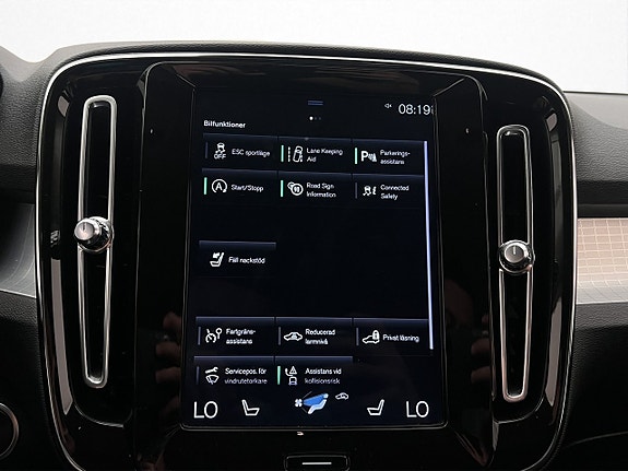 Volvo XC40 20 of 27