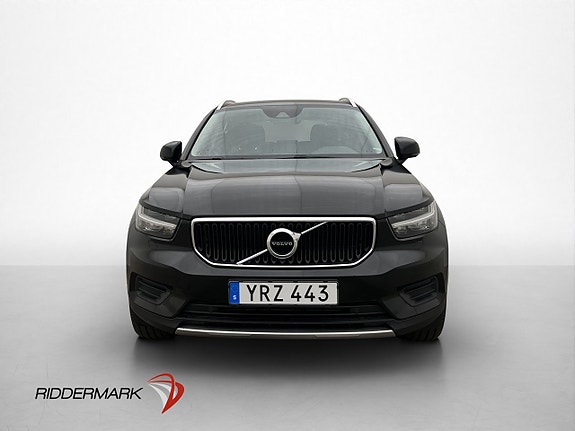 Volvo XC40 2 of 5