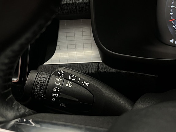 Volvo XC40 15 of 27