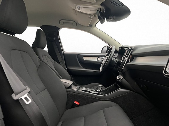 Volvo XC40 25 of 27