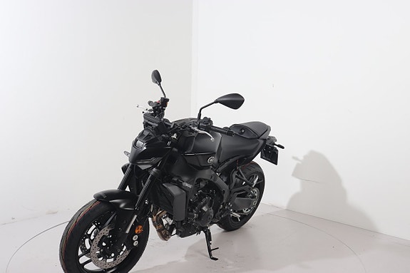 Yamaha MT-09 4 of 6