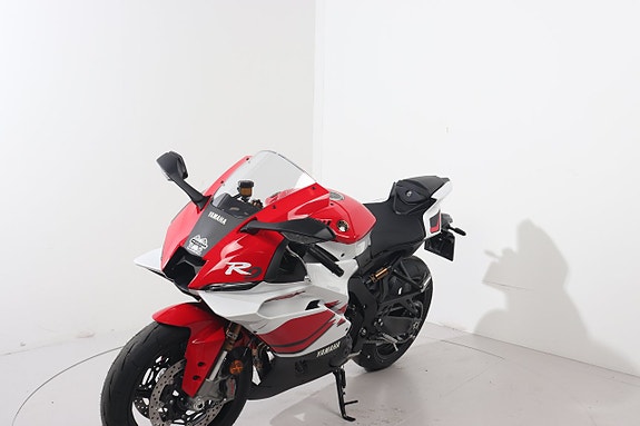 Yamaha R-9 70TH ANN 4 of 6