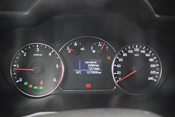 Kia Carens 14 of 21