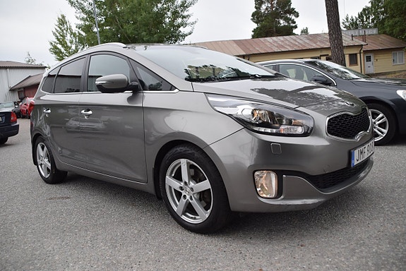 Kia Carens 3 of 5