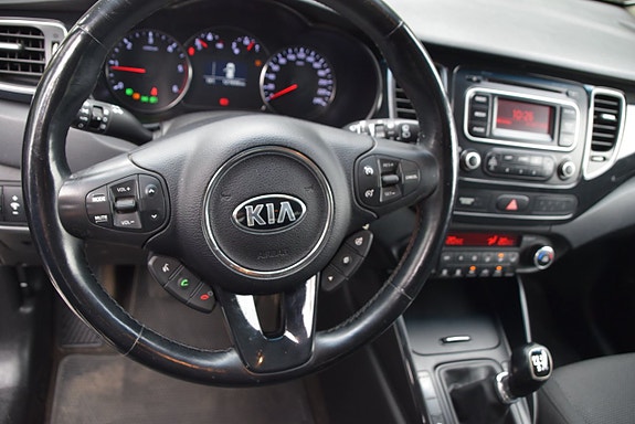 Kia Carens 16 of 21