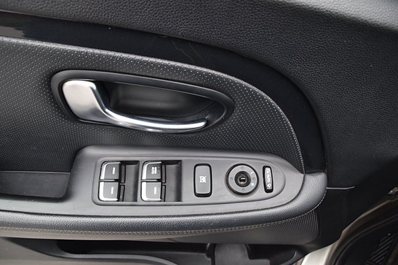 Kia Carens 18 of 21