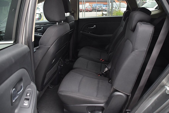 Kia Carens 10 of 21