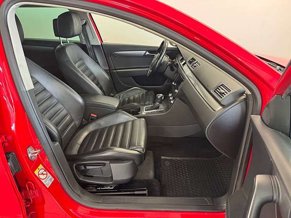Volkswagen Passat 13 of 13