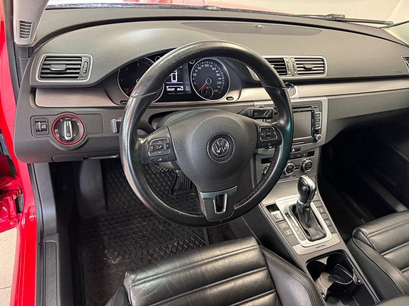 Volkswagen Passat 9 of 13