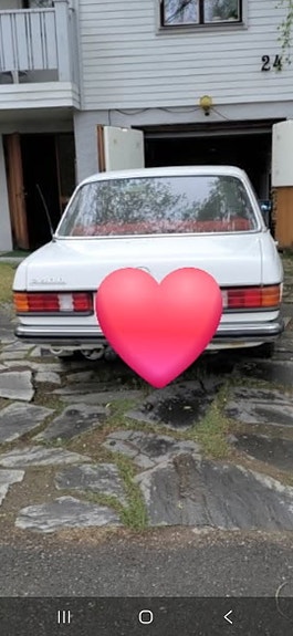 Mercedes-Benz 240 D 4 of 5