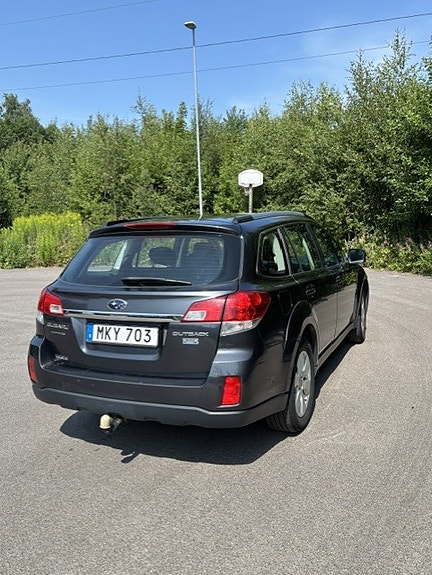 Subaru Outback 4 of 5