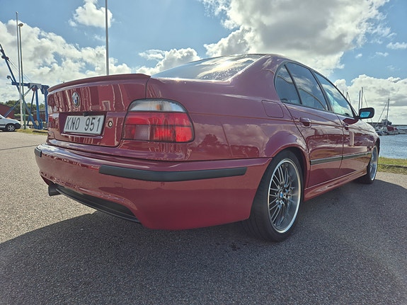 BMW 523i 5 of 5