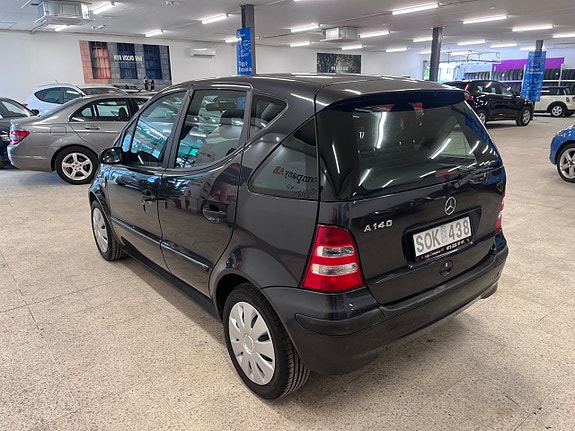 Mercedes-Benz A140 4 of 5