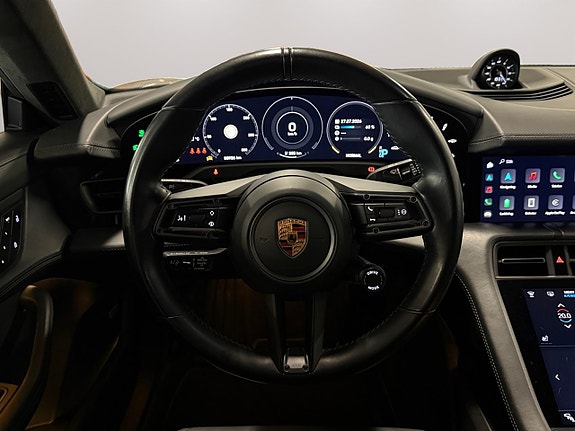 Porsche Taycan 10 of 30