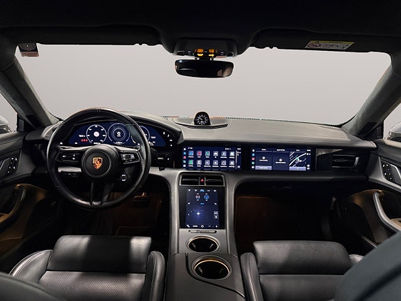 Porsche Taycan 13 of 30