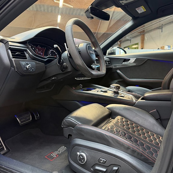 Audi RS4 9 of 13