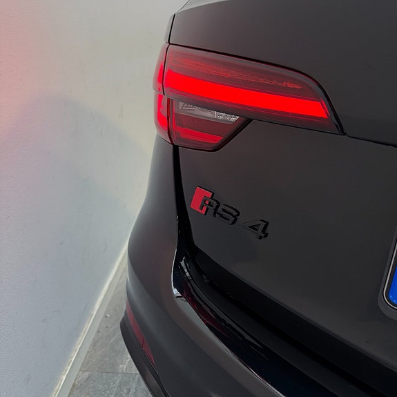 Audi RS4 7 of 13
