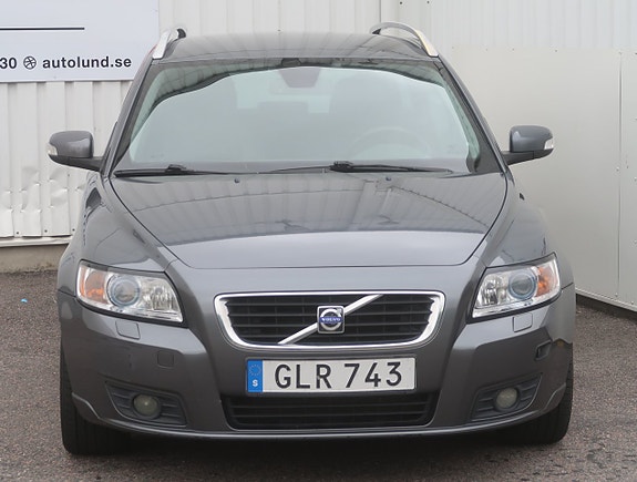 Volvo V50 2 of 5