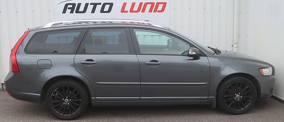 Volvo V50 4 of 5